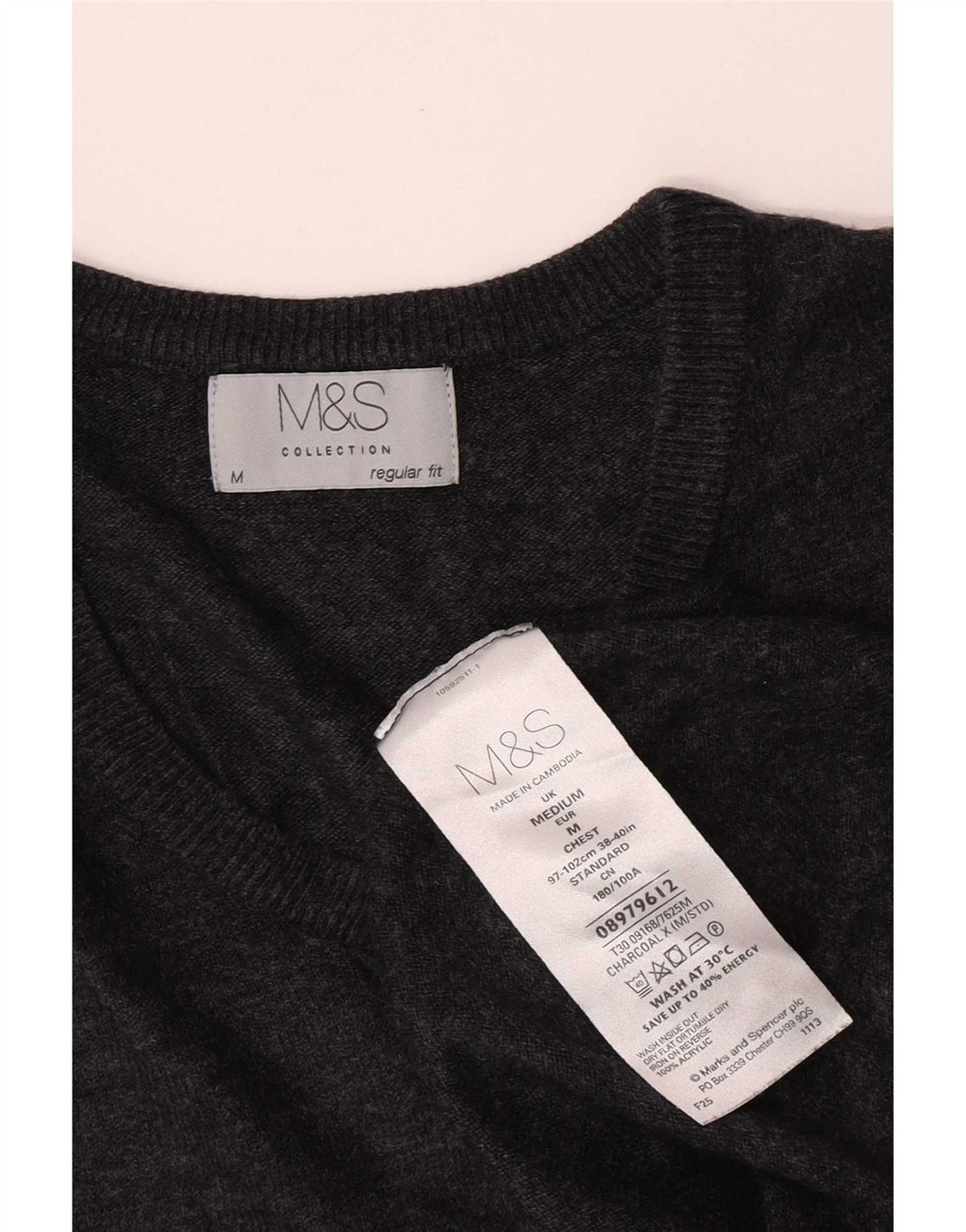 Marks & Spencer Ανδρικό πουλόβερ με κανονική εφαρμογή με λαιμόκοψη σε μεσαίο γκρι ακρυλικό