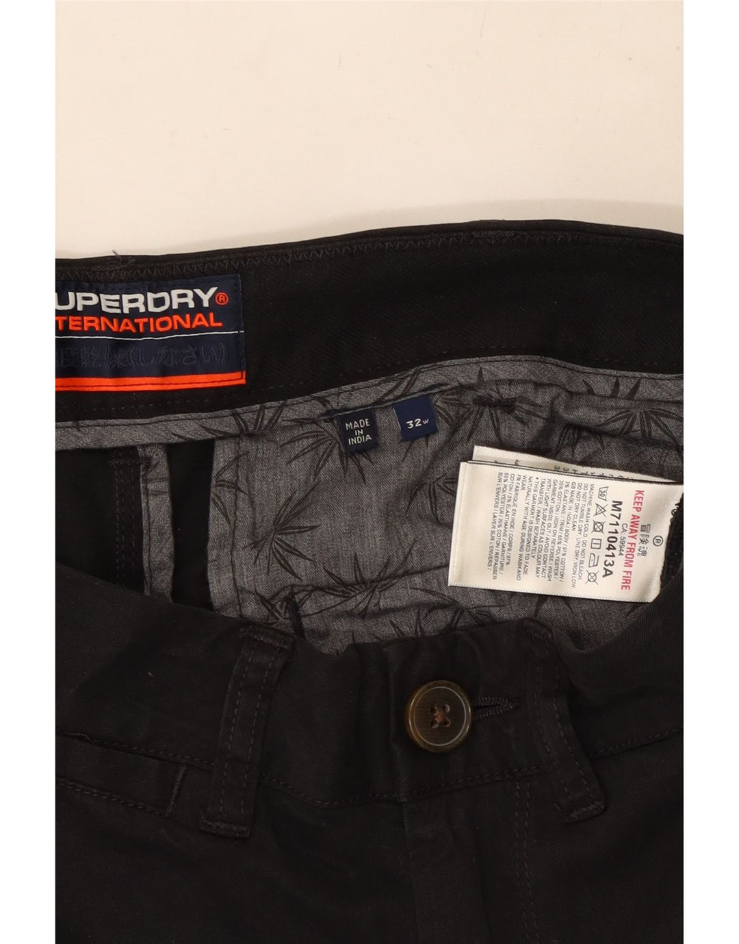 Ανδρικό σορτς Chino SUPERDRY W32 Μεσαίο μαύρο βαμβακερό