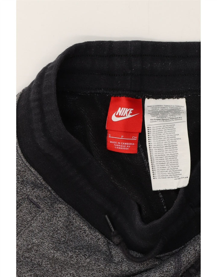 Ανδρικό αθλητικό σορτς NIKE, βαμβακερό σε γκρι φλύκταινες