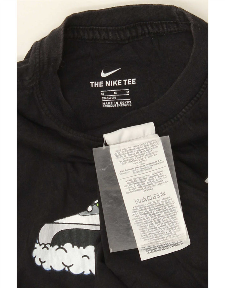 Μπλουζάκι Nike Boys Graphic T-shirt 10-11 ετών, μεσαίο μαύρο βαμβακερό