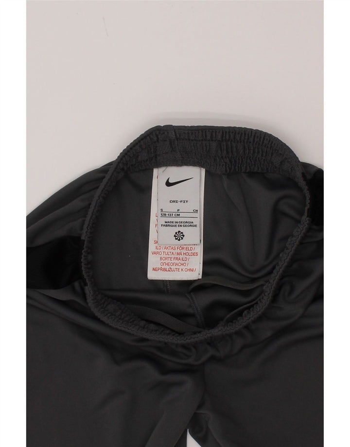 Αθλητικό σορτς Nike Boys Dri Fit 8-9 ετών Μικρό γκρι πολύχρωμο πολυεστέρα