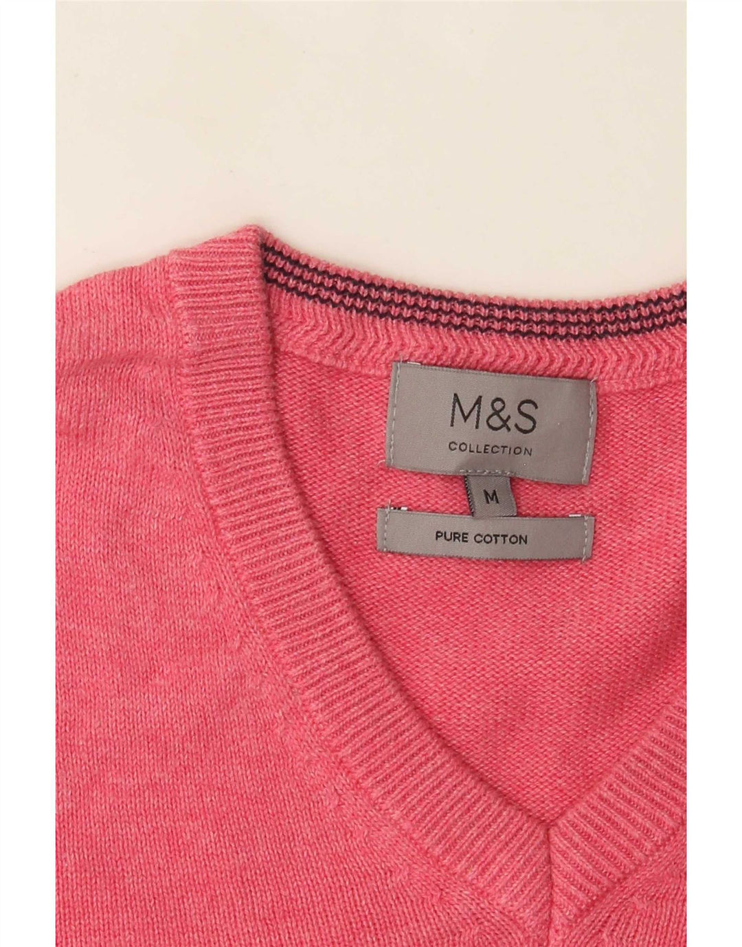 Marks & Spencer Ανδρικό πουλόβερ με λαιμόκοψη σε μεσαίο ροζ βαμβακερό
