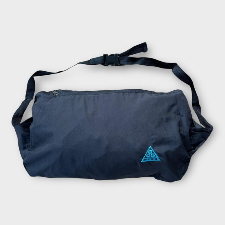 Μπουφάν Nike ACG σε συσκευασία - μεσαίο (ταιριάζει σαν μεγάλο)