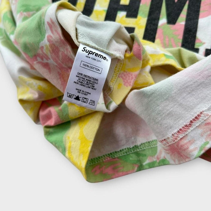 Υπέροχο γραφικό μπλουζάκι με λουλούδια - μεγάλο