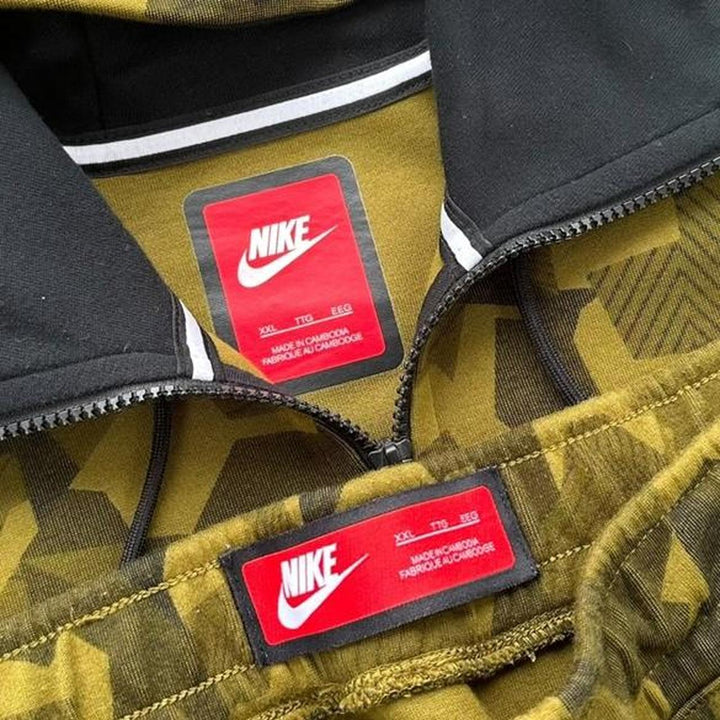 Ολόσωμη φόρμα Nike tech fleece - XXL