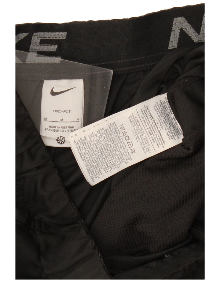 Ανδρικό αθλητικό σορτς Nike Dri Fit από μεσαίο μαύρο πολυεστέρα