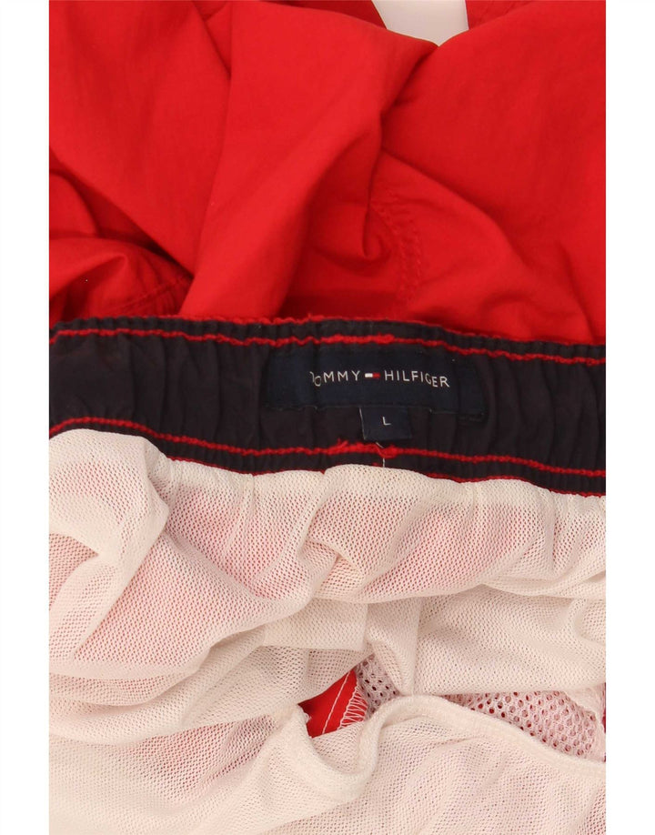 Ανδρικό σορτς κολύμβησης Tommy Hilfiger σε μεγάλο κόκκινο χρώμα