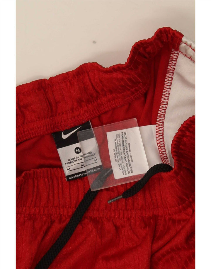Ανδρικό αθλητικό σορτς Nike με μεσαίο κόκκινο χρώμα από πολυεστέρα