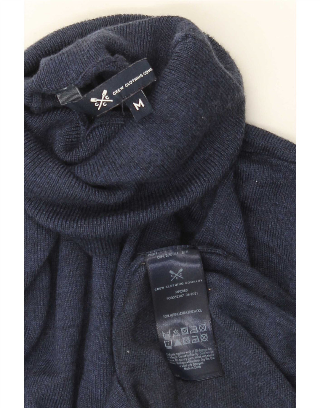 Crew Clothing Ανδρικό πουλόβερ με ρολό λαιμόκοψη, μεσαίο μπλε ναυτικό μαλλί Merino