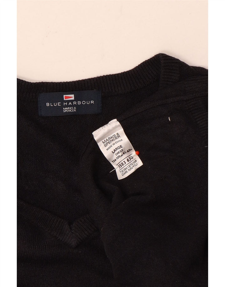 Marks & Spencer Ανδρικό Μπλε πουλόβερ με λαιμόκοψη με λαιμόκοψη σε μαύρο χρώμα, μπλε ναυτικό