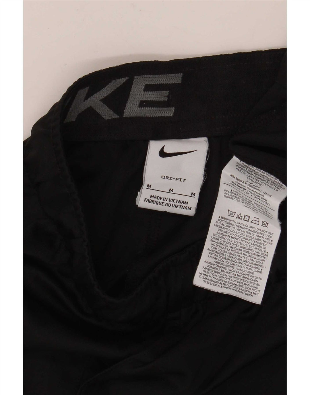 Ανδρικό αθλητικό σορτς Nike Dri Fit από μεσαίο μαύρο πολυεστέρα