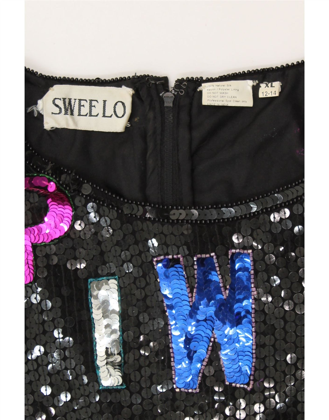 Γυναικείο φόρεμα με γραφικό θηκάρι SWEELO UK 18 XL μαύρο μετάξι