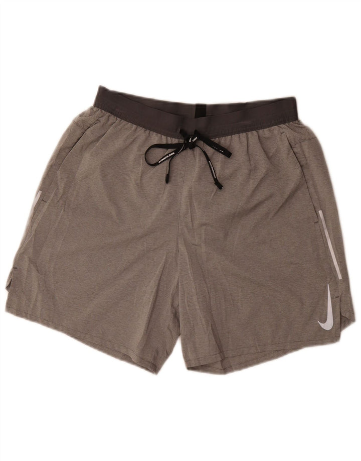 Ανδρικό αθλητικό σορτς Nike Dri Fit από μεσαίο γκρι πολυεστέρα