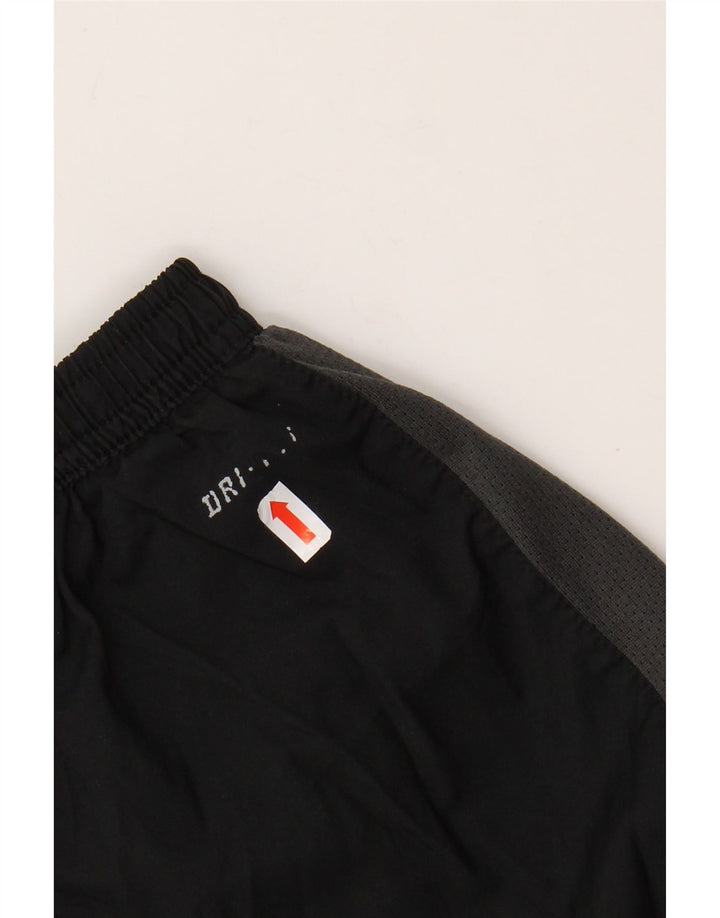 Ανδρικά σορτς Nike Dri Fit, μεσαίου μαύρου χρώματος