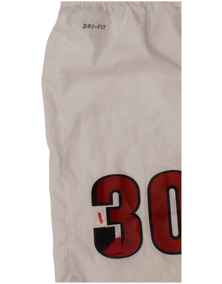 Γραφικό αθλητικό σορτς NIKE Boys Dri Fit 12-13 ετών μεγάλο λευκό πολυεστέρα
