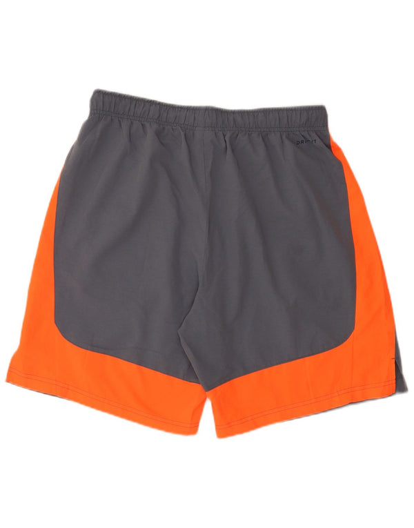 Ανδρικό αθλητικό σορτς Nike Dri Fit με μεγάλο γκρι χρώμα από πολυεστέρα