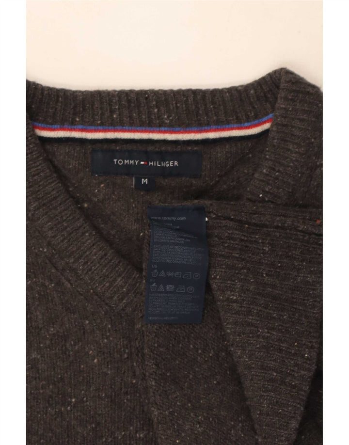 Ανδρικό πουλόβερ Tommy Hilfiger με V λαιμόκοψη, μαλλί με μεσαίο γκρι