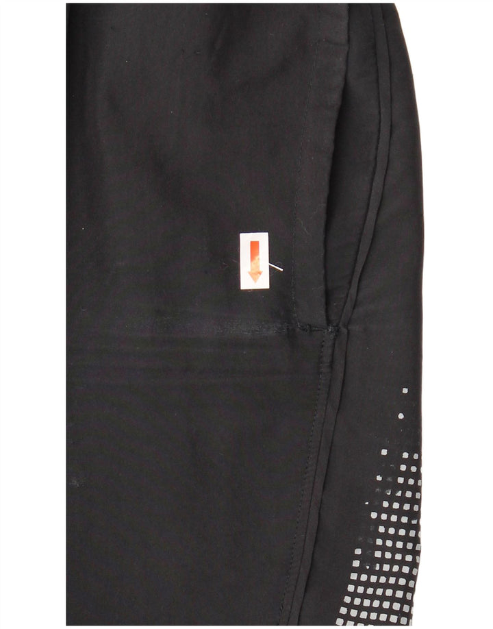 Γραφικό αθλητικό σορτς UNDER ARMOR για αγόρια 11-12 ετών μεγάλο μαύρο πολυεστέρα