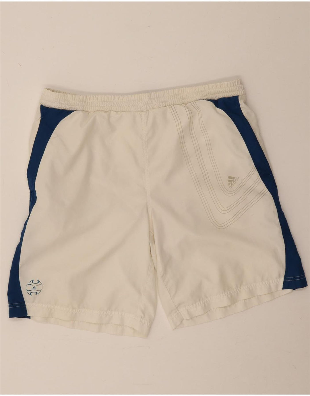 Ανδρικό αθλητικό σορτς Adidas με μεσαίο λευκό χρώμα πολυεστέρα