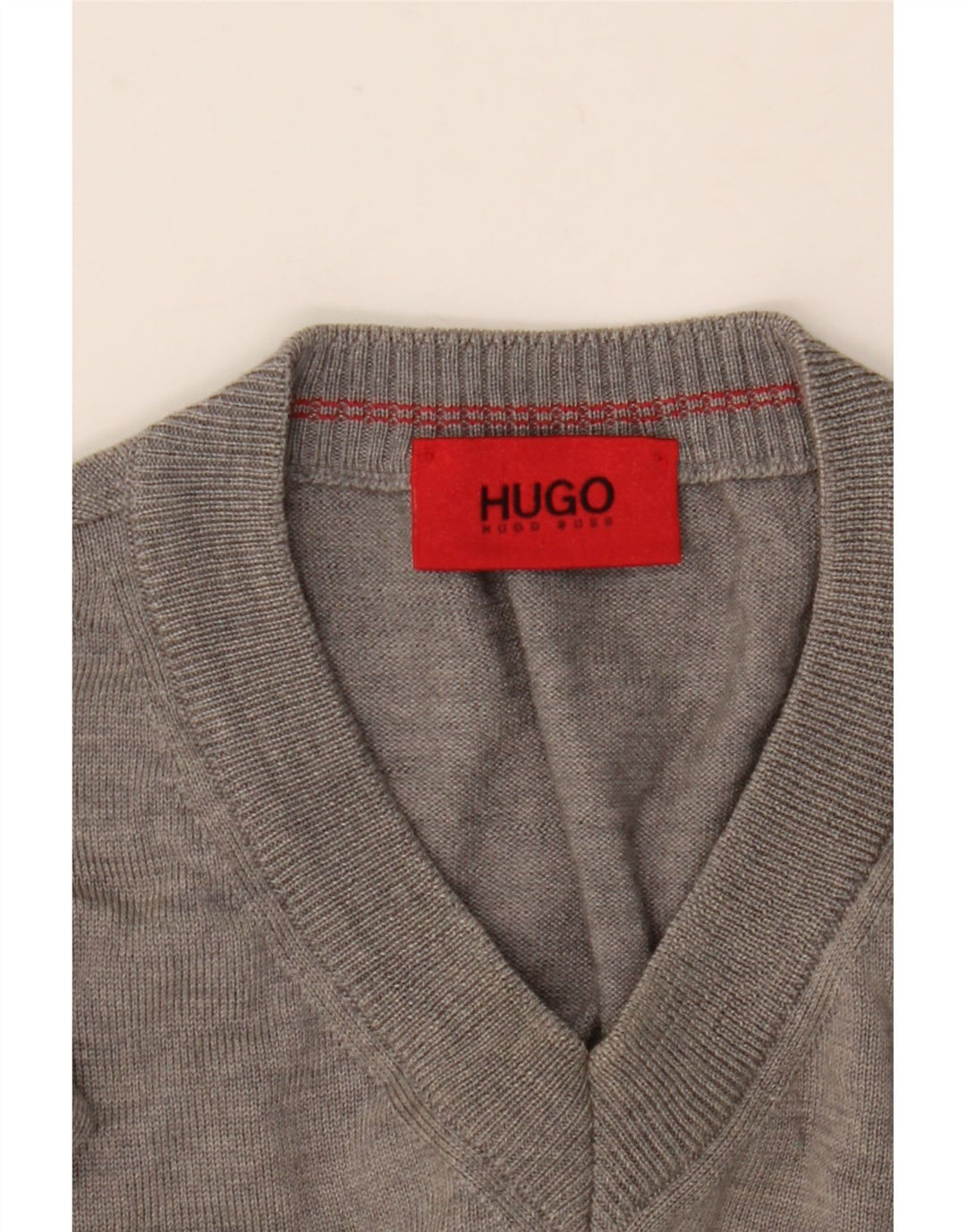 Ανδρικό πουλόβερ Hugo Boss με V λαιμόκοψη XL Γκρι μαλλί