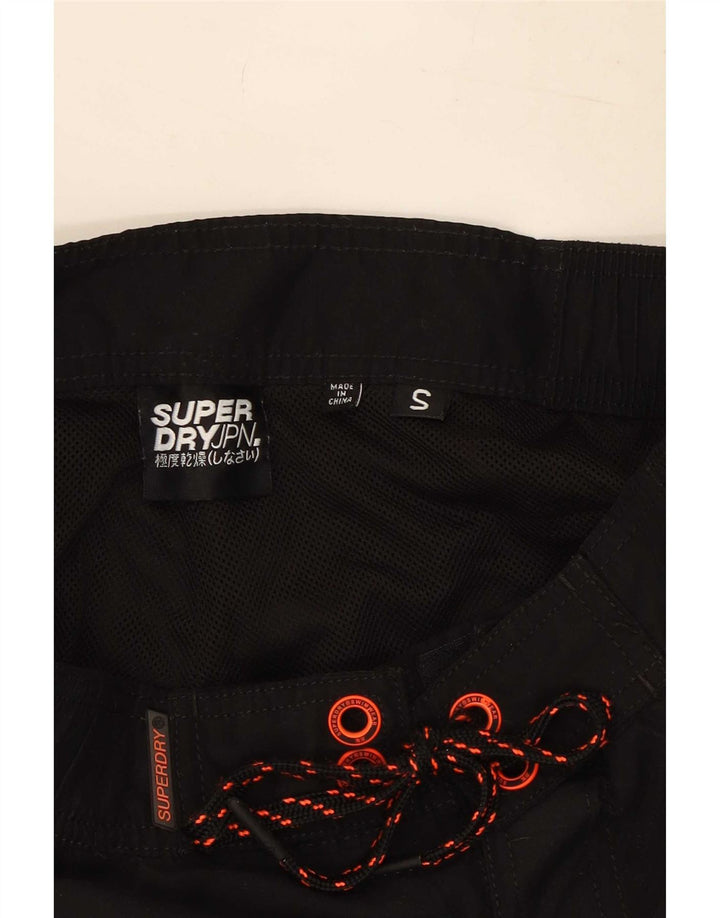 Ανδρικό γραφικό σορτς κολύμβησης Superdry Μικρό μαύρο πολυεστέρα