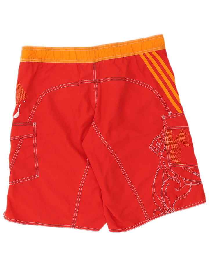 Ανδρικό γραφικό σορτς κολύμβησης Adidas με μεσαίο κόκκινο χρώμα πολυεστέρα