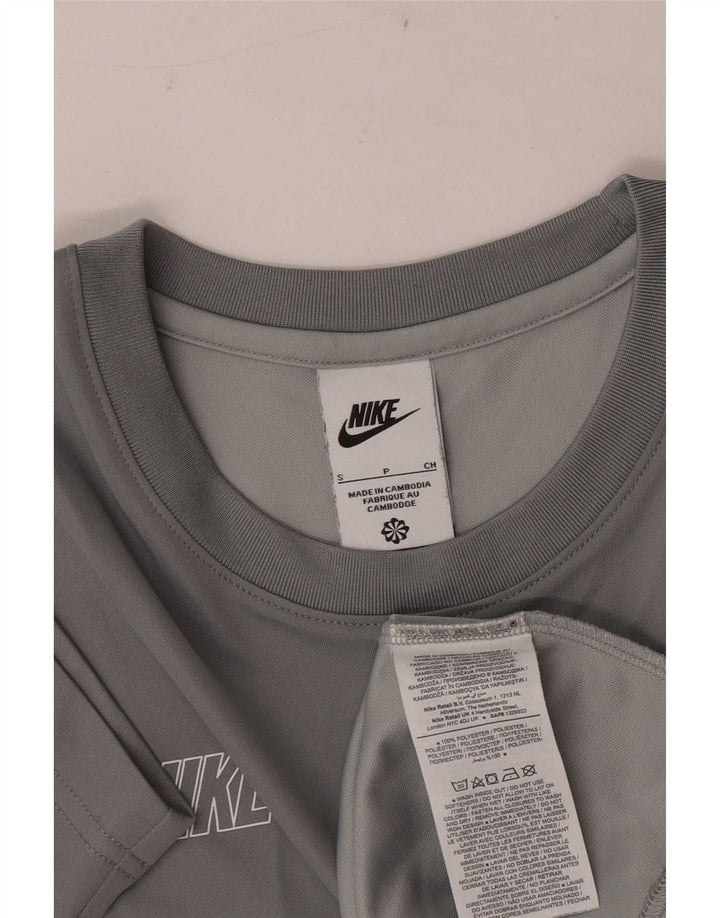 Ανδρικό γραφικό μπλουζάκι Nike με τοπ μικρού γκρι χρώματος πολυεστέρας