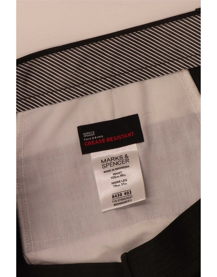 Marks & Spencer Ανδρικό παντελόνι με καρφίτσα W40 L31 καφέ ριγέ πολυεστέρα