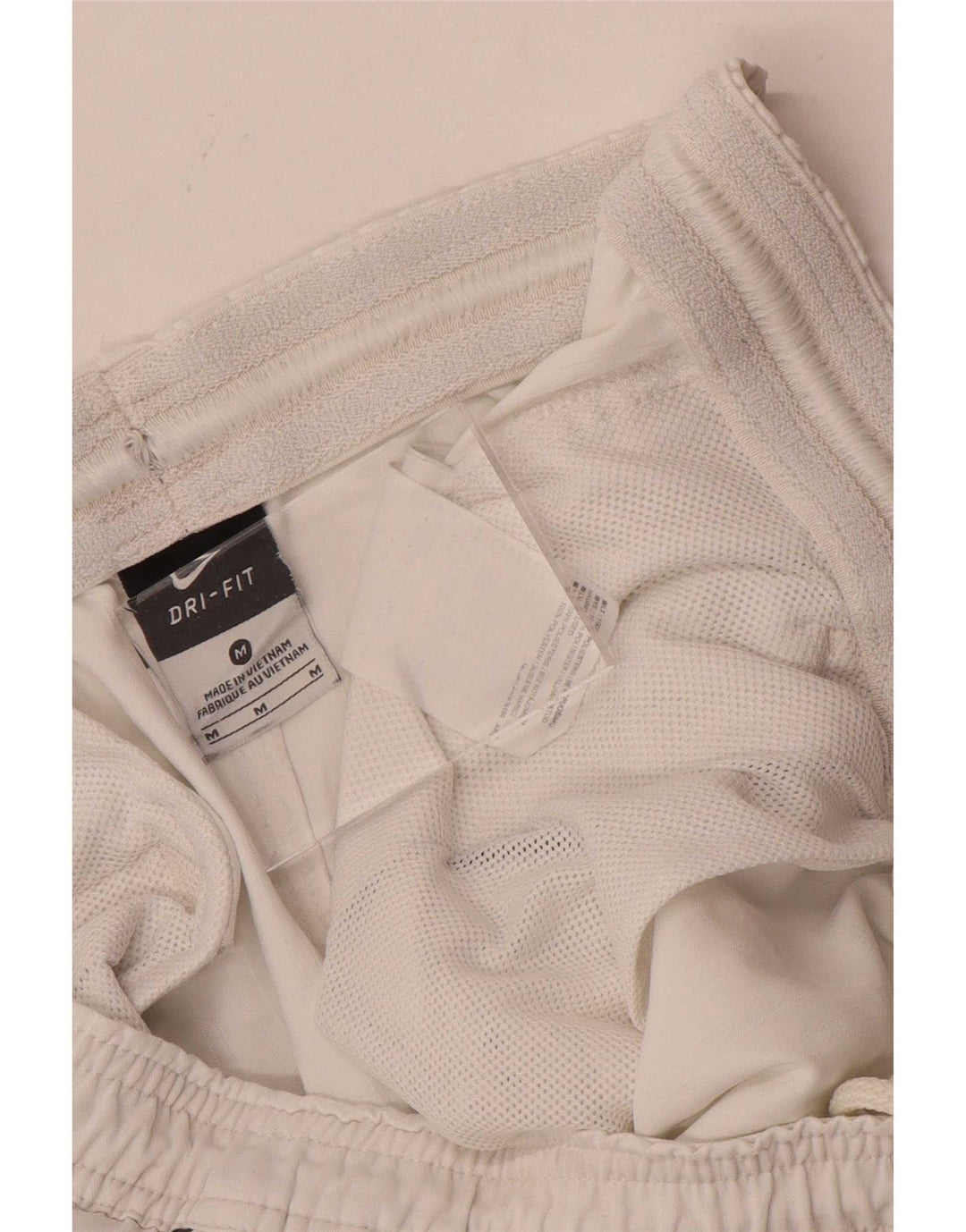 Ανδρικό αθλητικό σορτς Nike Dri Fit από μεσαίο λευκό πολυεστέρα