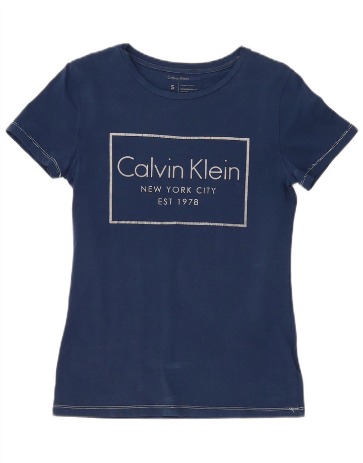 Γυναικείο γραφικό μπλουζάκι CALVIN KLEIN JEANS Τοπ 10 μικρού μεγέθους γαλάζιο από βαμβάκι