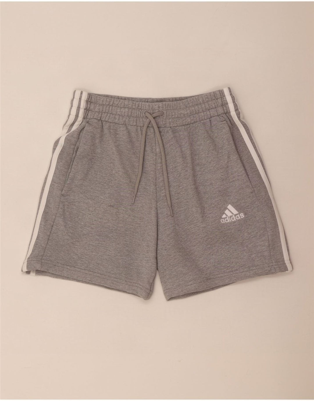 Ανδρικό αθλητικό σορτς Adidas από μικρό βαμβακερό γκρι φλιτζάνι