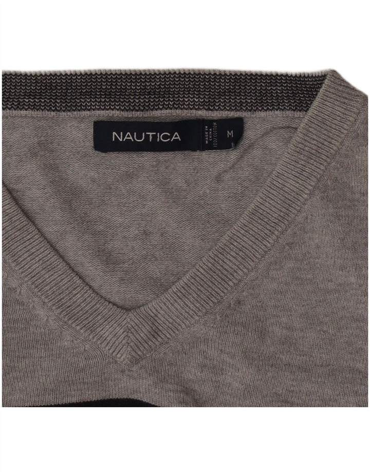 Ανδρικό πουλόβερ Nautica με λαιμόκοψη σε μεσαίο γκρι βαμβακερό ριγέ