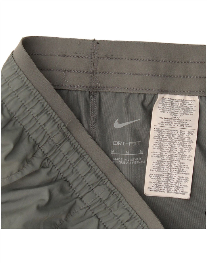 Γυναικείο αθλητικό σορτς Nike Dri Fit UK 14 από μεσαίο γκρι πολυεστέρα