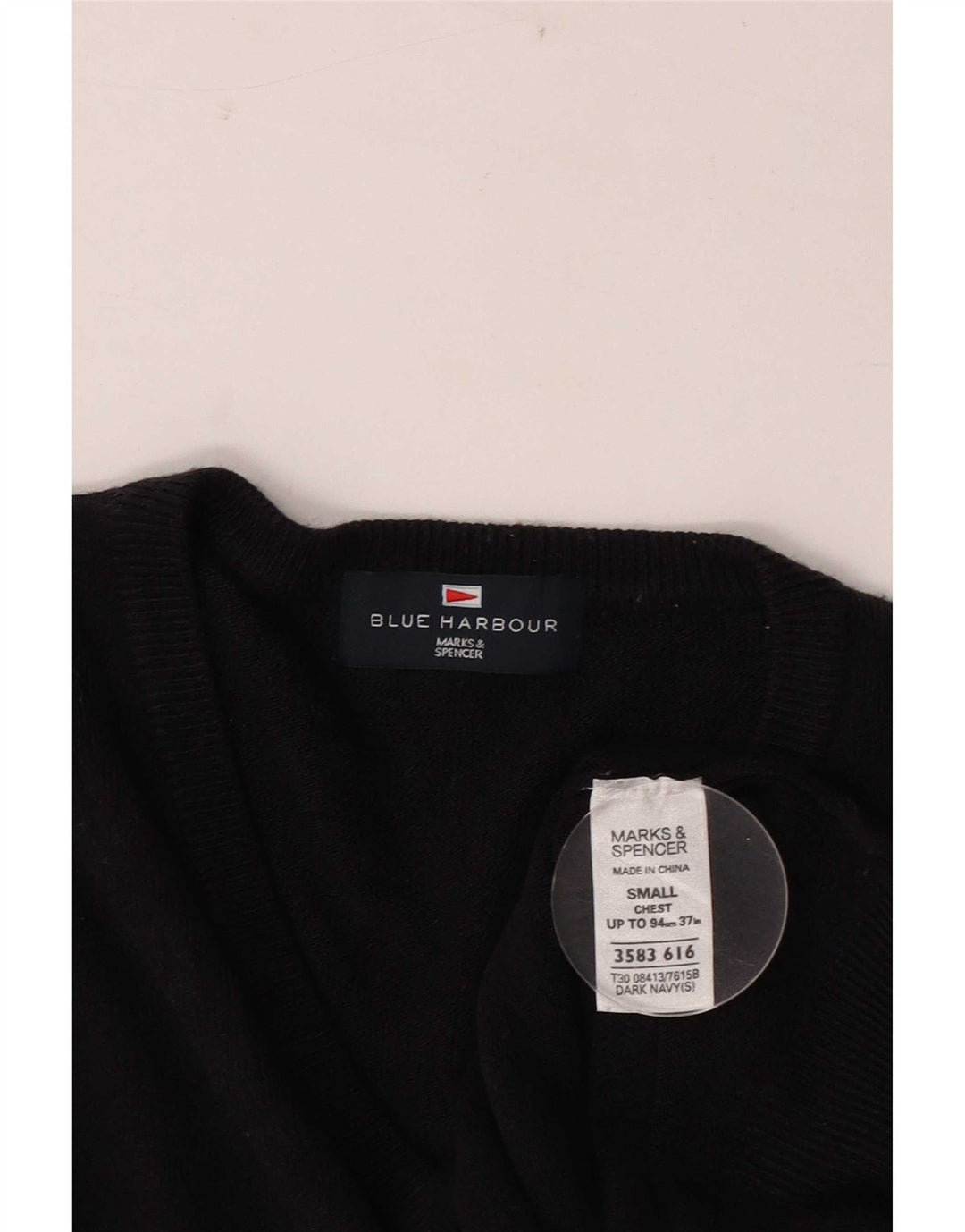 Marks & Spencer Ανδρικό Μπλε πουλόβερ με λαιμόκοψη με λαιμόκοψη σε μαύρο χρώμα ναυτικό