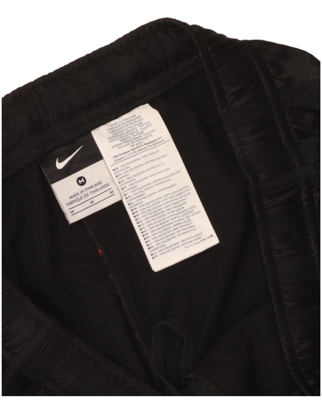 Ανδρικό αθλητικό σορτς Nike από μεσαίο μαύρο ριγέ πολυεστέρα