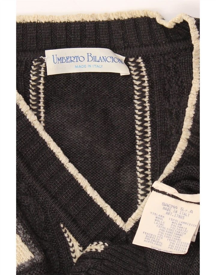 Ανδρικό πουλόβερ με λαιμόκοψη UMBERTO BILANCIONI 2XL Γκρι γεωμετρικό μαλλί