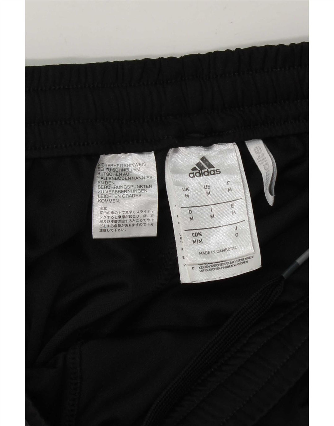 Ανδρικό αθλητικό σορτς Adidas από μεσαίο μαύρο πολυεστέρα