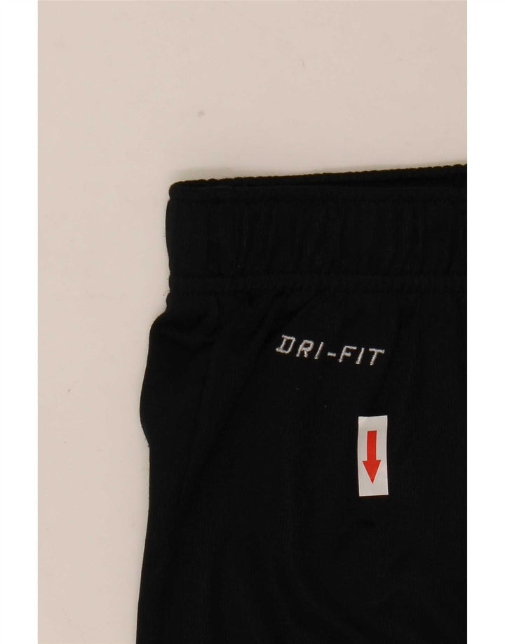 Ανδρικό αθλητικό σορτς Nike Dri Fit, μεσαίο μαύρο ριγέ πολυεστέρα