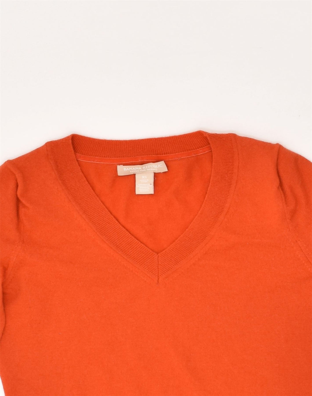 BANANA REPUBLIC Womens V-Neck Jumper Sweater UK 6 XS Red Wool | Vintage Banana Republic | Thrift | Second-Hand Banana Republic | Used Clothing | Messina Hembry 