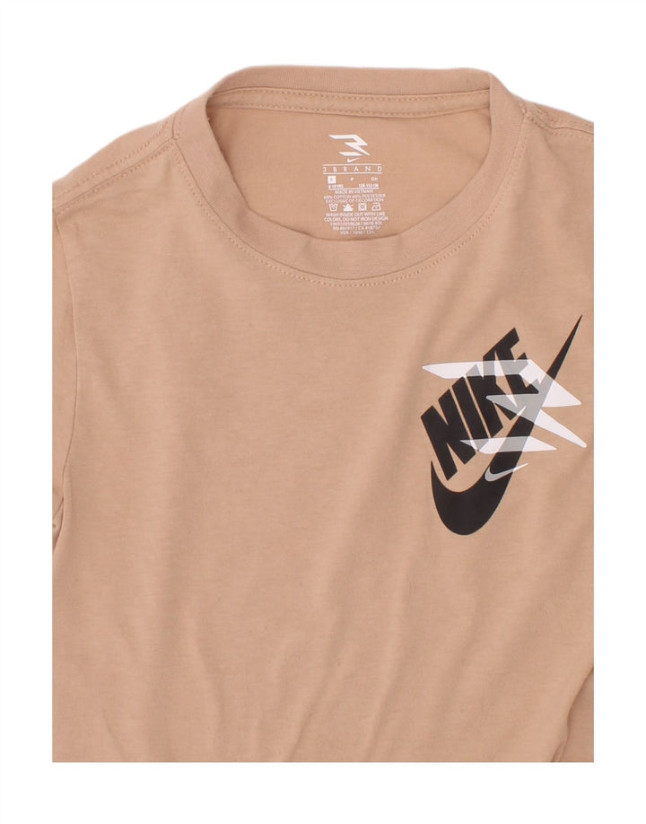 Μπλουζάκι Nike Boys Graphic T-shirt 8-9 ετών μικρό μπεζ