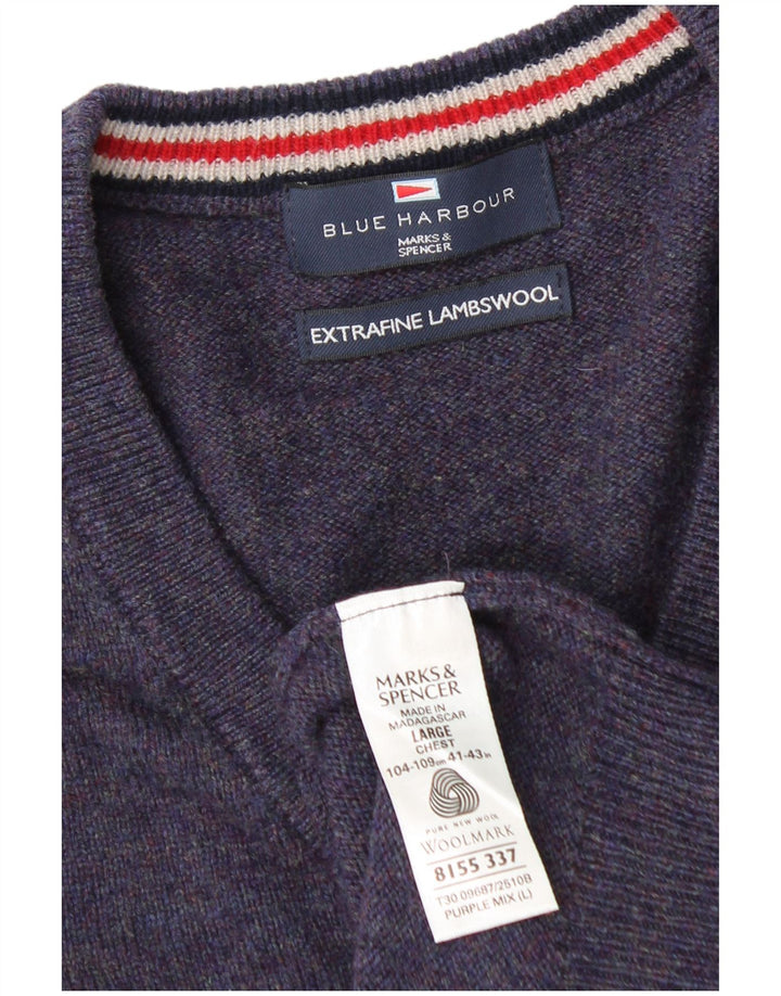 Marks & Spencer Ανδρικό Μπλε πουλόβερ με λαιμόκοψη με λαιμόκοψη σε μαύρο χρώμα, μπλε ναυτικό
