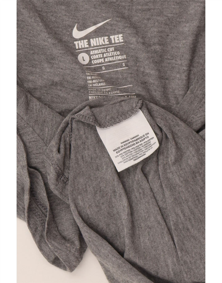 Γυναικείο γραφικό μπλουζάκι αθλητικής κοπής NIKE Top 14 μεγάλου γκρι πολυεστέρα