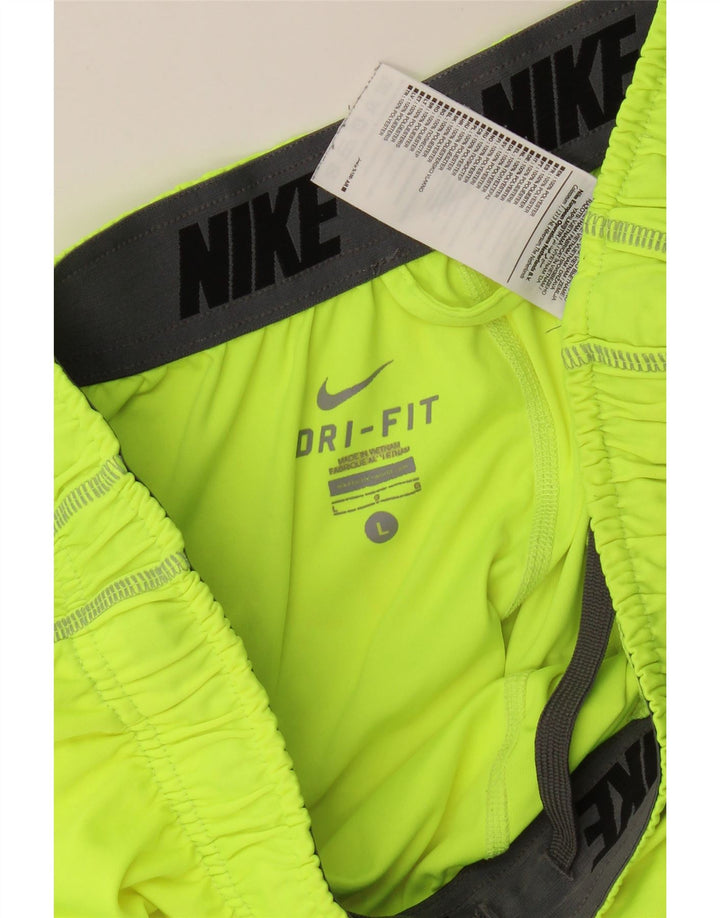 Ανδρικό αθλητικό σορτς Nike Dri Fit από μεγάλο πράσινο πολυεστέρα