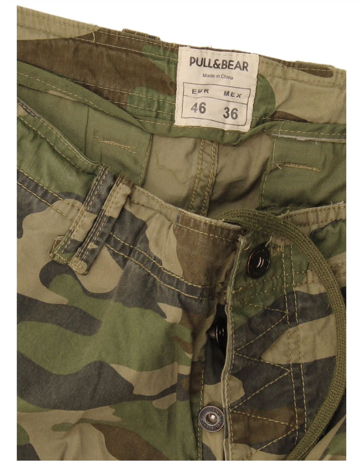 Ανδρικό σορτς φορτίου Pull & Bear EU 46 XL W36 Khaki Camouflage